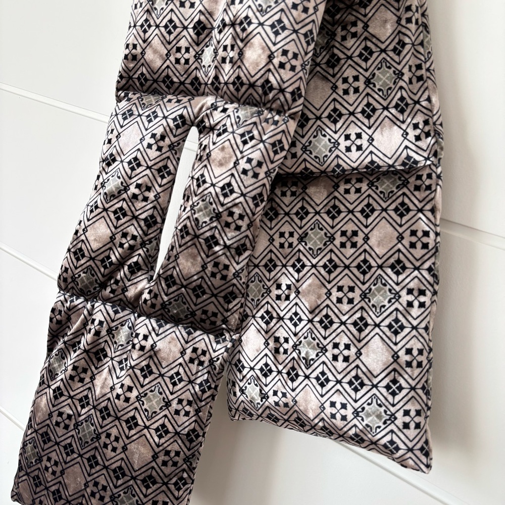 Anthropologie Janvier Velvet Soft Geometric Puffer Scarf Women's - Picture 13 of 14